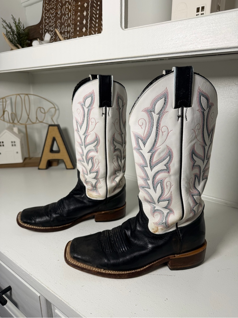 Justin Womens 7.5B Black White Leather Cowboy Boots Western Embroidered Vintage
